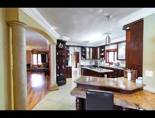 4 BEDROOM HOUSE FOR SALE IN MIDSTREAM ESTATE